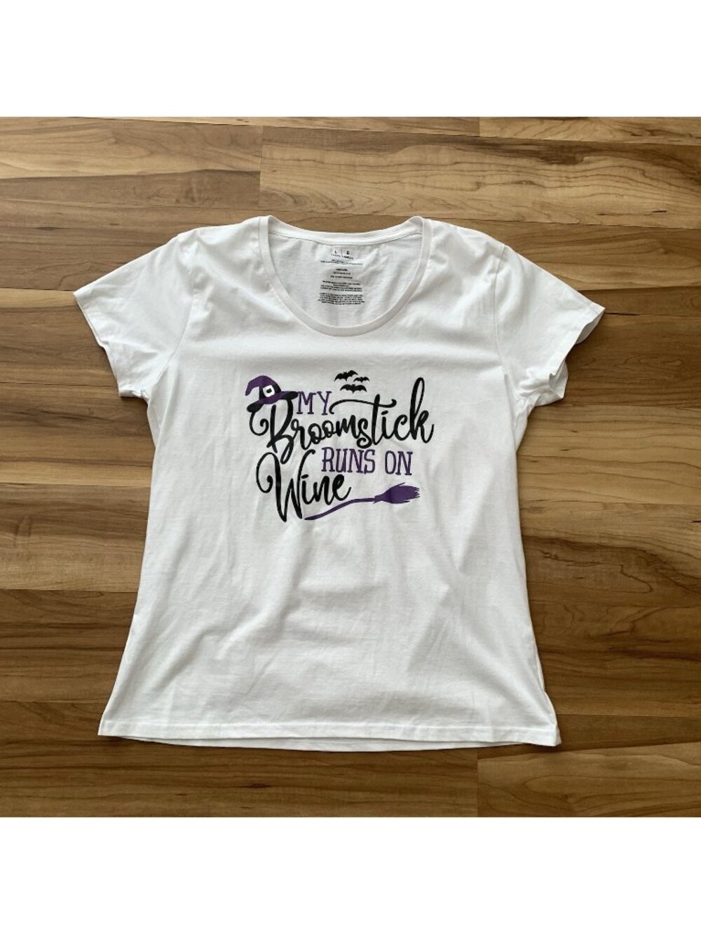 My Broomstick Runs On Wine Halloween Fitted Womens Ladies T Shirt Large Gift